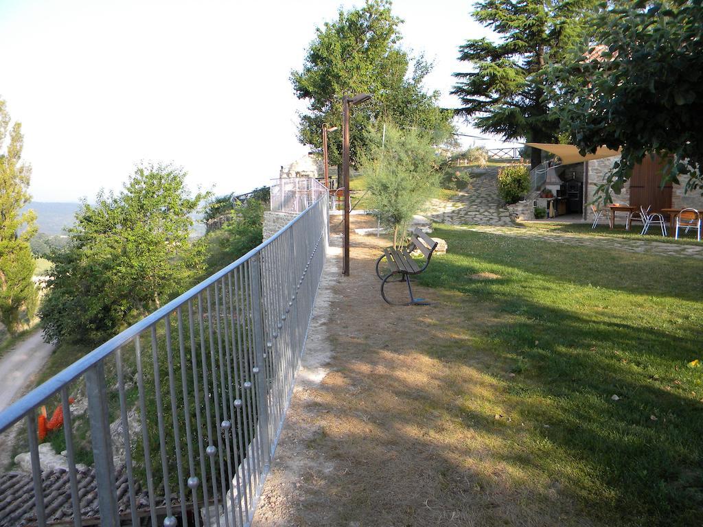 Вілла Agriturismo Borgo San Benedetto П'єтралунга Екстер'єр фото