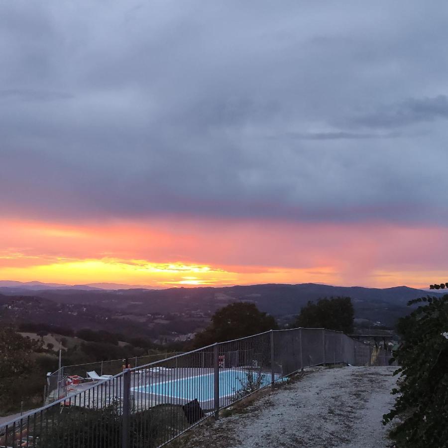 Вілла Agriturismo Borgo San Benedetto П'єтралунга Екстер'єр фото