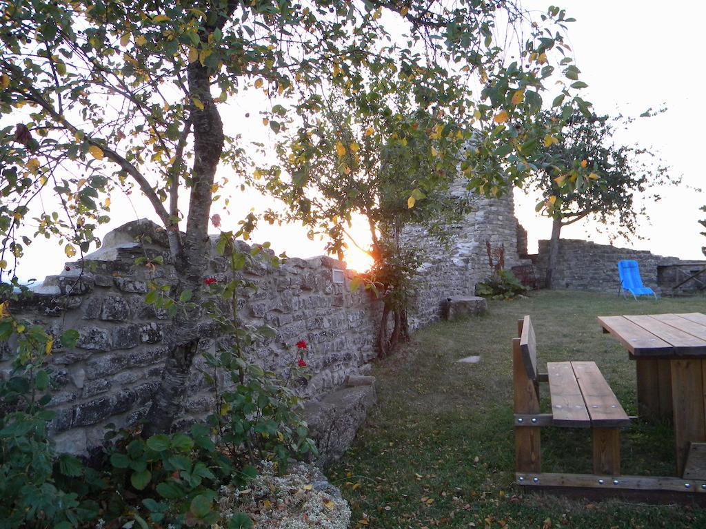 Вілла Agriturismo Borgo San Benedetto П'єтралунга Екстер'єр фото
