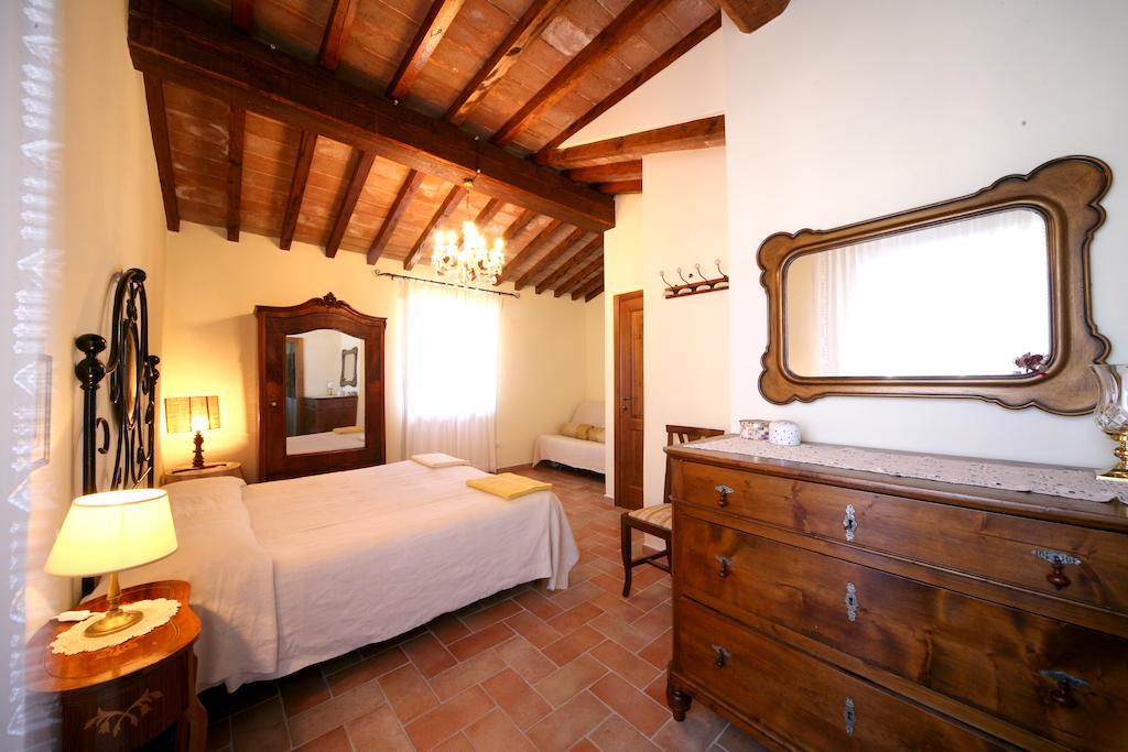Вілла Agriturismo Borgo San Benedetto П'єтралунга Номер фото